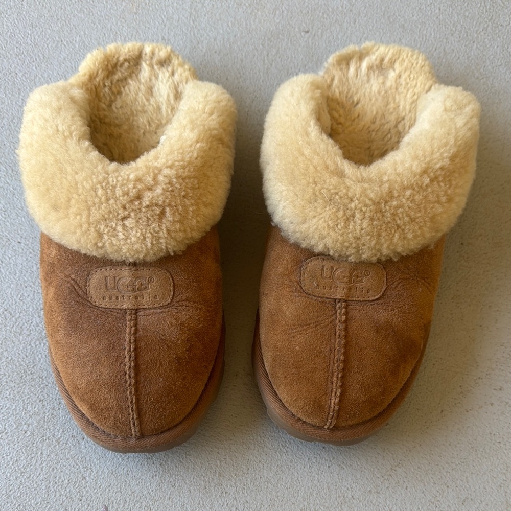UGG Brown and Cream Sheepskin Slip On Women’s 9